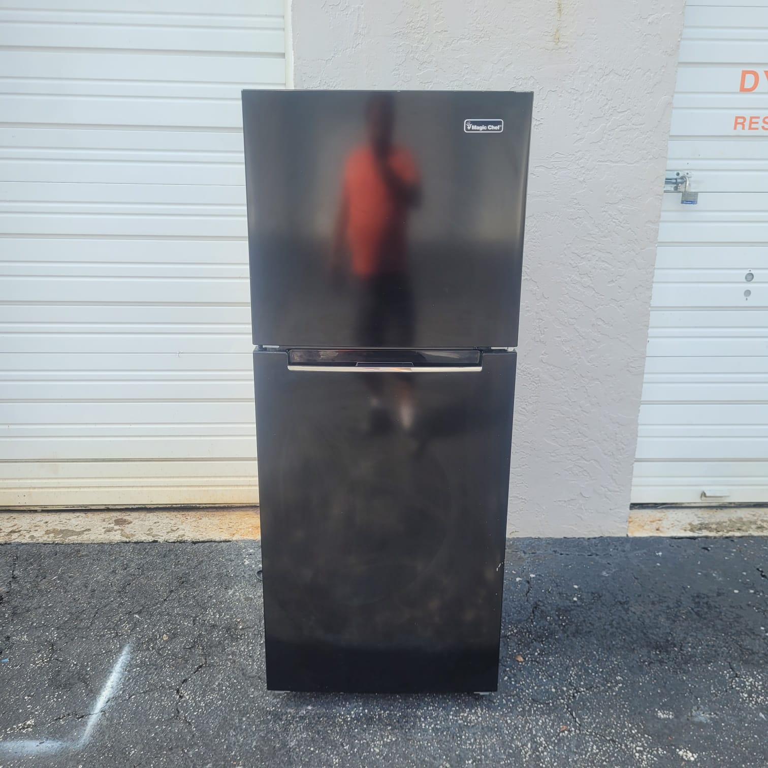 Magic-Chef-Black-Top-and-Bottom-Refrigerator Magic-Chef-Black-Top-and-Bottom-Refrigerator
